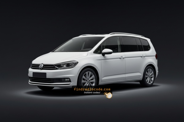 VW Touran car photo