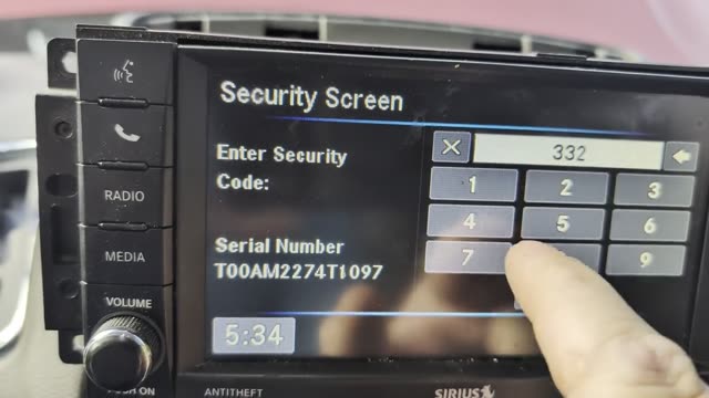 Customer review - 2015 Chrysler Town and Country T00AM radio code entered, radio playing - mentions findradiocode.com