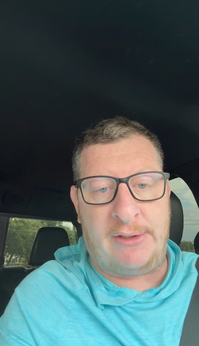 Customer testimonial - Matthew on camera reviewing findradiocode service